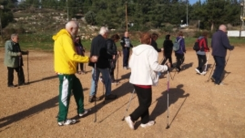 חוג הליכה נורדית תשעח (3).jpg