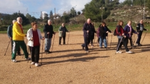 חוג הליכה נורדית תשעח (7).jpg