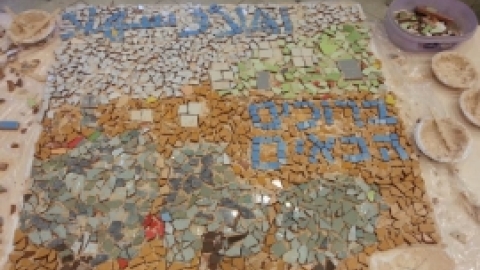 פעילות משותפת ליום המעשים הטובים לזקנים במועדוני עמותת מרחבים וילדי המועדוניות  (8).jpg