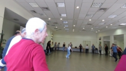 חוג לריקודי עם בהנחיית אבי אמסלם (9).jpg