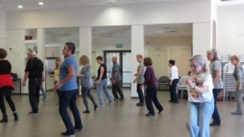 חוג לריקודי עם בהנחיית אבי אמסלם (7).jpg